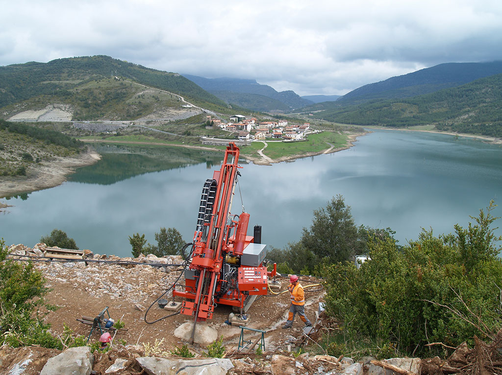 Investigación para cantera en Presa de Itoiz (Navarra)